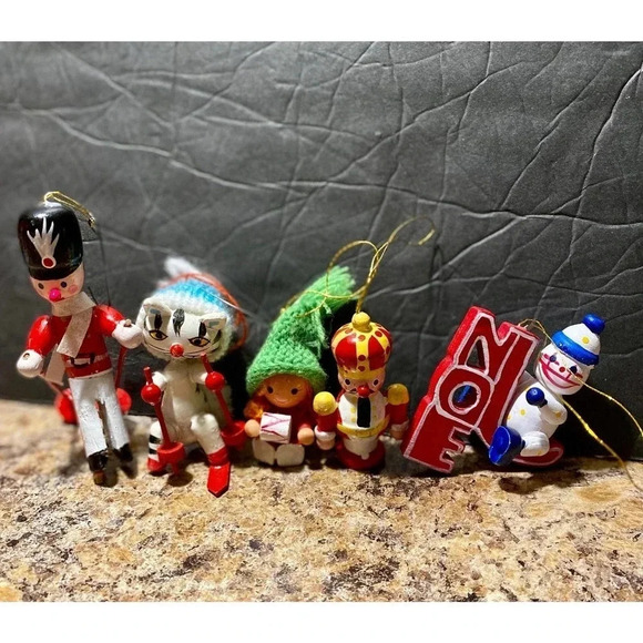 Vintage Miniature Wooden Christmas Ornaments 5 Pieces Lot - Picture 1 of 5